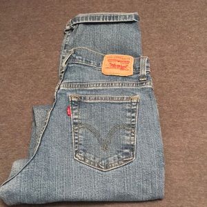 Levi’s mom jeans